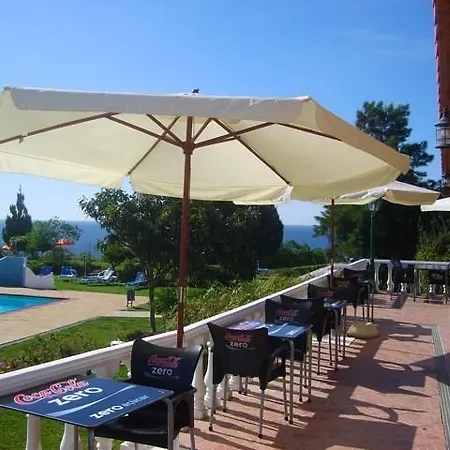 Holiday Апартаменты *